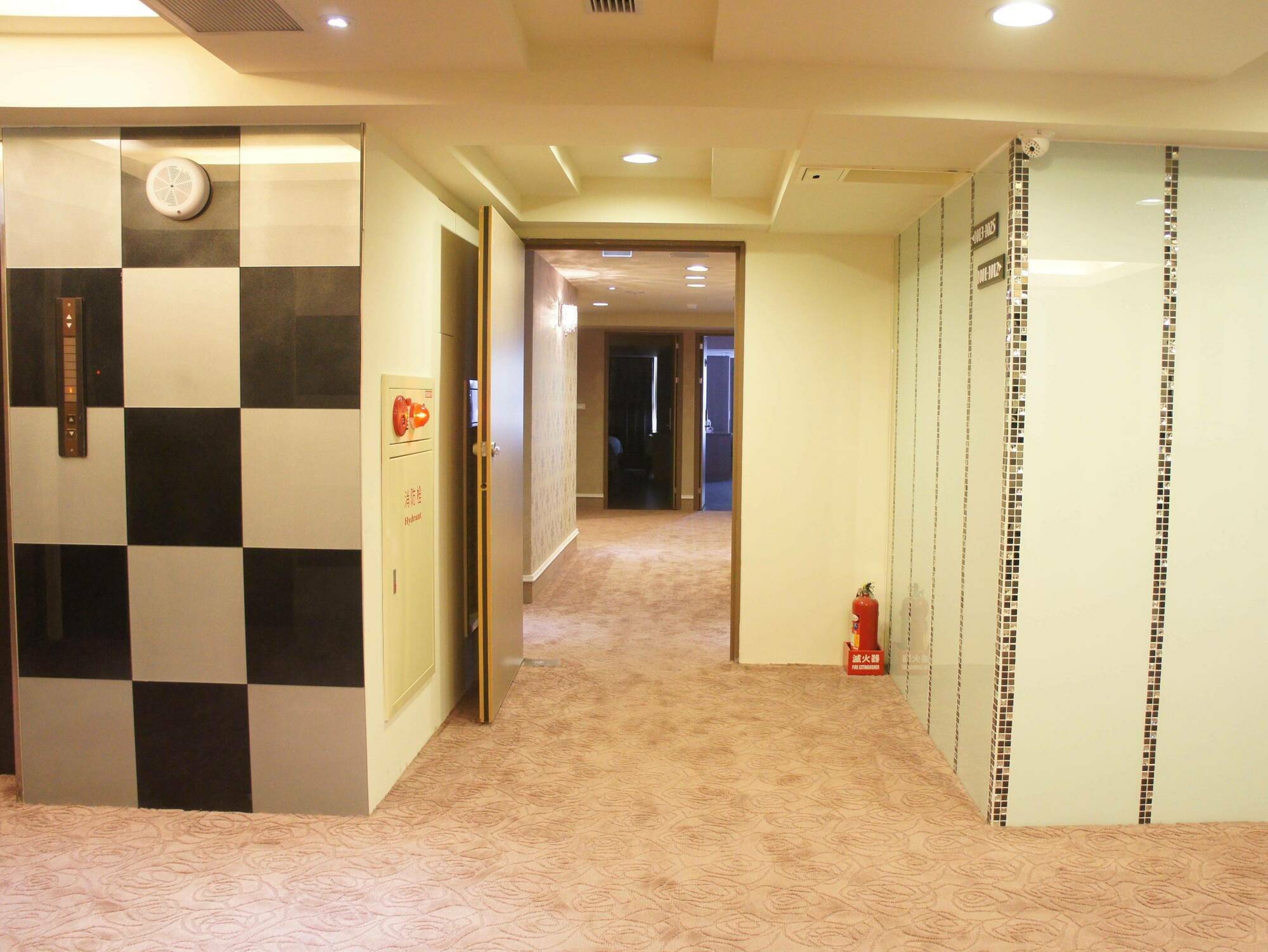 Taichung Saint Hotel Extérieur photo